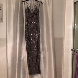 Gorgeous sequin evening gown by The Windsor Store✨